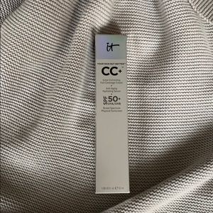 NWT it cosmetics CC cream light medium